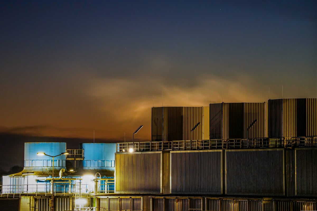 Industrial park with silos and process buildings